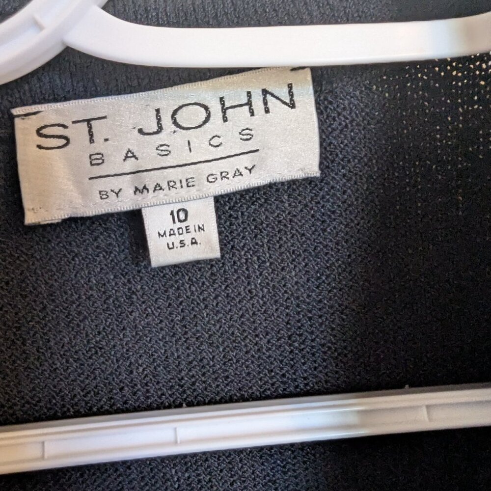St. John Black Tailored Blazer | 10 | Made in USA | EUC | Quiet Luxury Classic - Picture 9 of 9